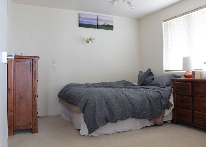  at 3 Richards Ave, Forrest Hill, North Shore City, Auckland