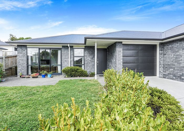  at 2/7 Corrin Street, Melville, Hamilton