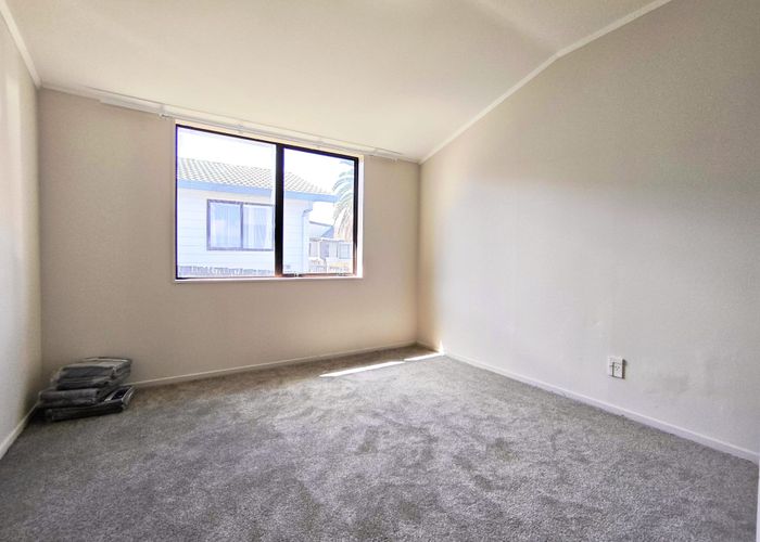  at 2/4 Martha Lane, Weymouth, Manukau City, Auckland