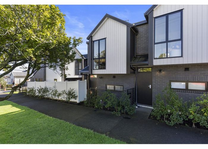  at 5/66 Roberton Road, Avondale, Auckland
