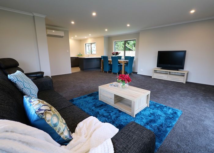  at 121A Broadway, Carterton