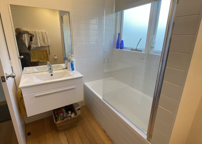  at 221/4 Hurstmere Road, Takapuna, North Shore City, Auckland