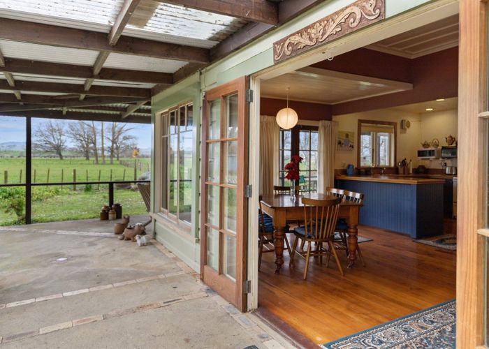 Recently sold 141 Hooper Road, Eureka homes.co.nz