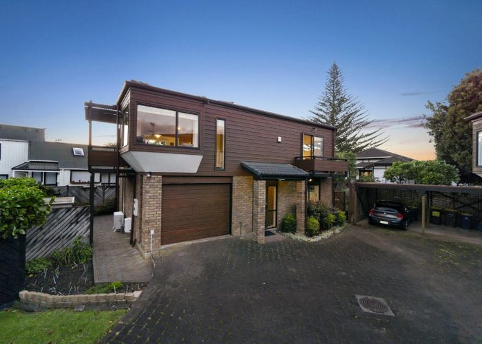  at 3/11 Faulkner Road, Northcote Point, Auckland