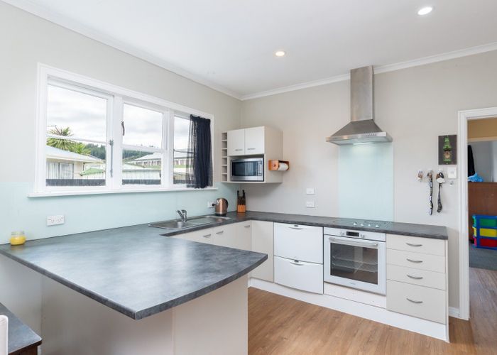  at 7A Mangaroa Hill Road, Maoribank, Upper Hutt