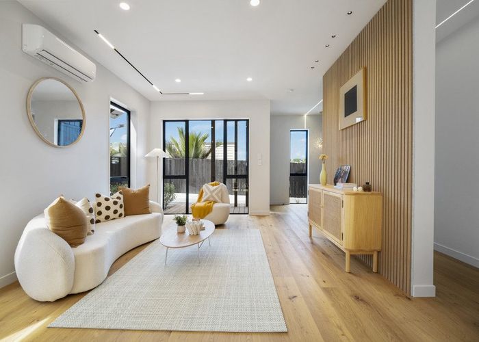  at 8 Park Rise, Campbells Bay, North Shore City, Auckland