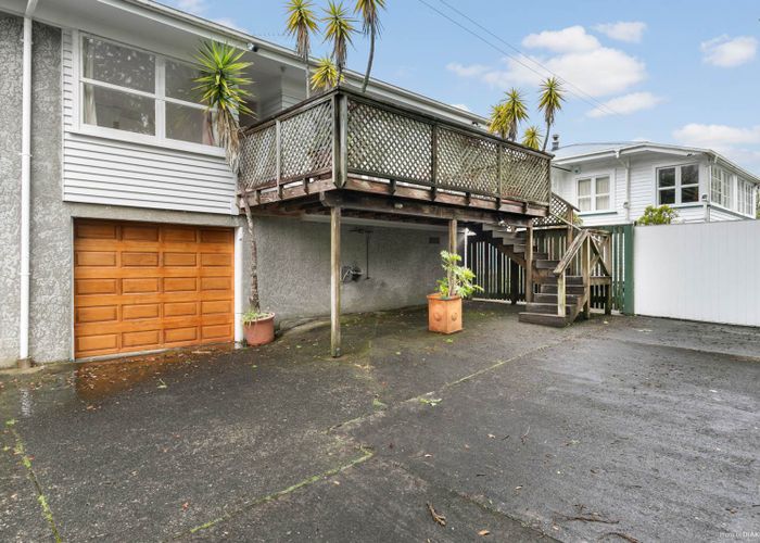  at 2/73 Watling Street, Mount Eden, Auckland