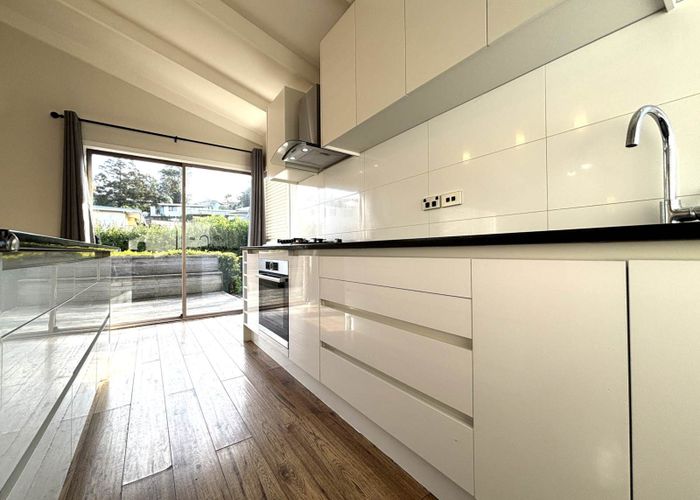  at 3 Glenbervie Crescent, Massey, Waitakere City, Auckland