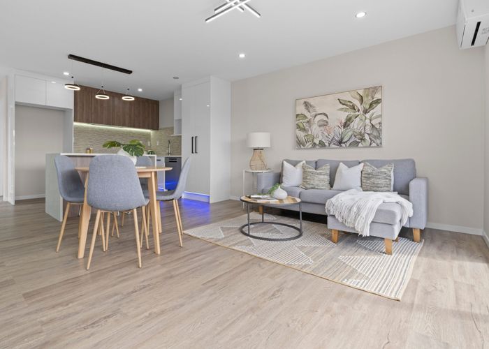  at 8/18 Hutchinsons Road, Bucklands Beach, Manukau City, Auckland