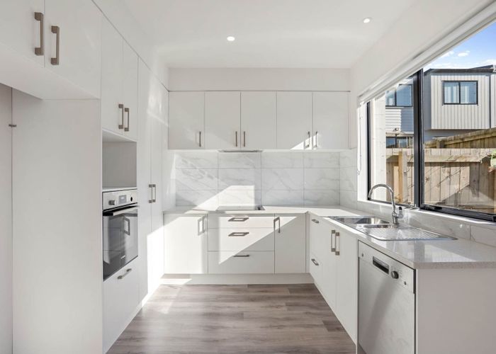  at 5/60 Kelman Road, Kelston, Waitakere City, Auckland