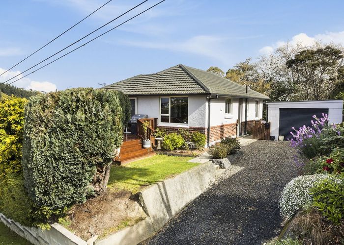  at 27 Brockville Road, Glenross, Dunedin