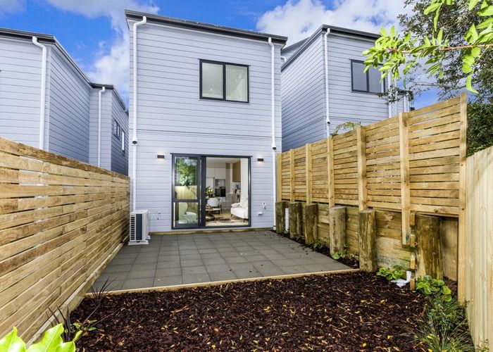 at 11C Elizabeth Drive, West Harbour, Waitakere City, Auckland