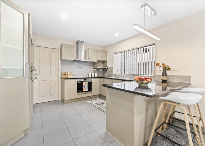  at 2/19a Arran Street, Avondale, Auckland City, Auckland