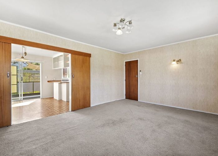  at 6 Bellcroft Place, Belmont, Auckland