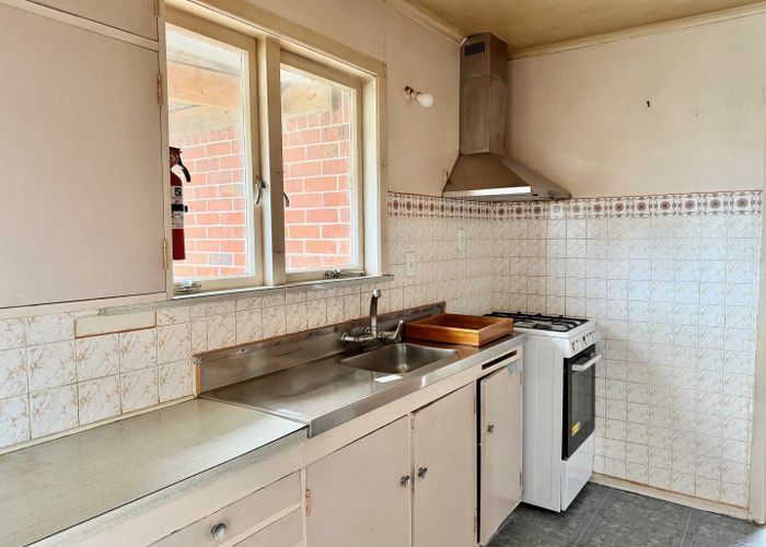  at 2/24 Miles Avenue, Papatoetoe, Manukau City, Auckland