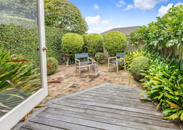 at 16 Peretao Rise, The Gardens, Auckland