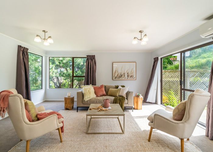  at 14 Cullen Place, Tawa, Wellington