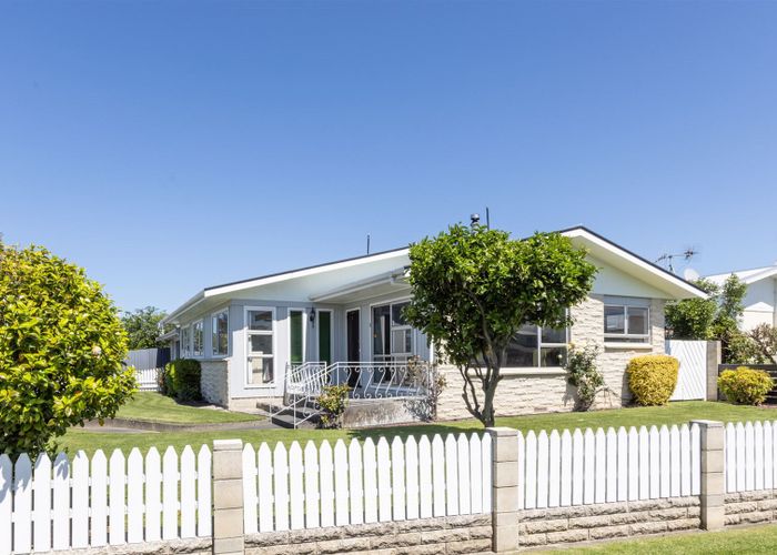  at 2 Banff Place, Tamatea, Napier