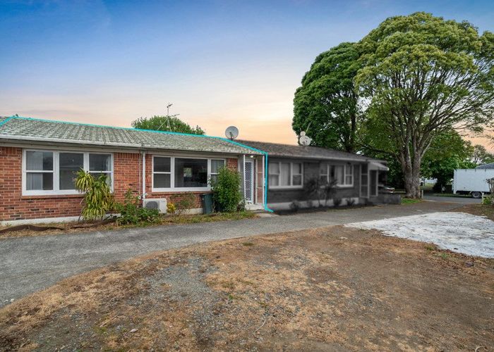  at 2/8 Winspear Place, Manukau, Manukau City, Auckland