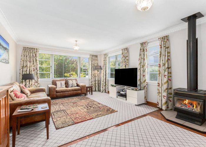  at 3 Romney Square, Tawa, Wellington