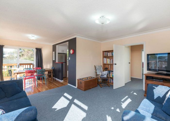  at 15 Kelwyn Road, Kelston, Waitakere City, Auckland