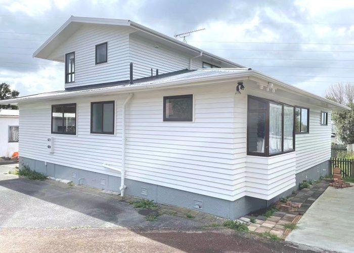  at 122 Triangle Road, Massey, Auckland