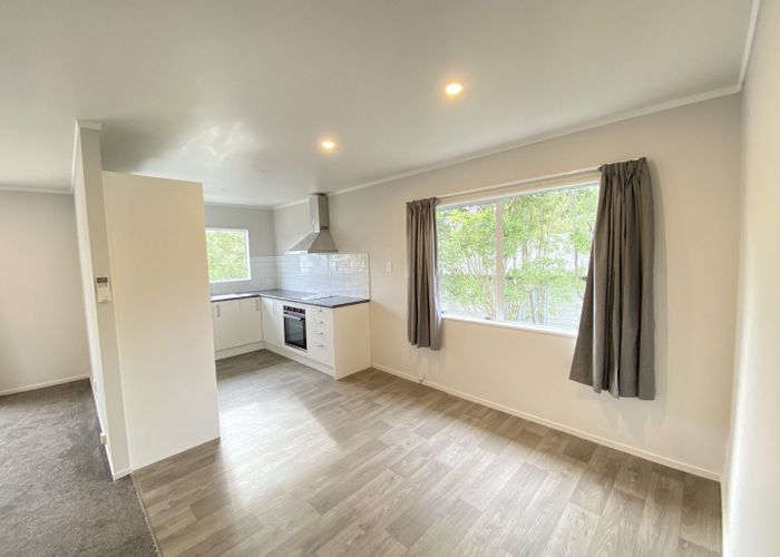  at 5 Meadowvale Rise, Titirangi, Waitakere City, Auckland