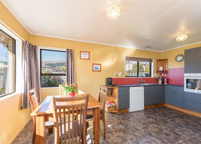  at 8 Challies Way, Richmond