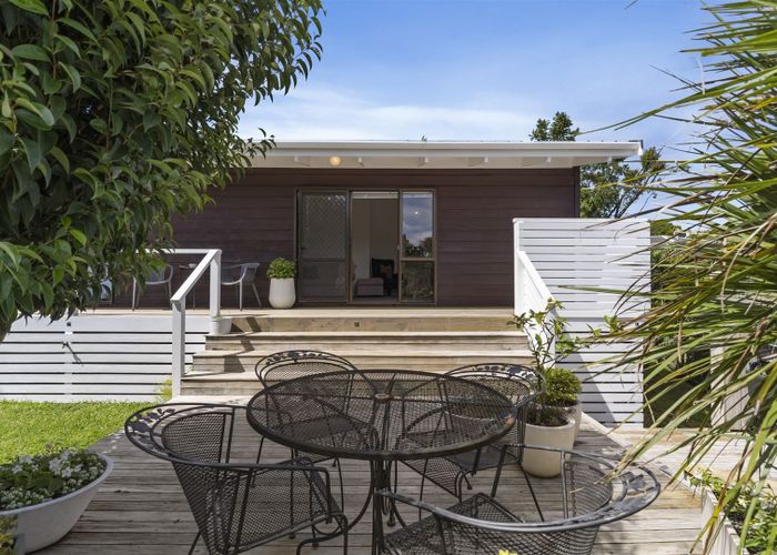 at 2/8 Wattle Street, New Lynn, Auckland