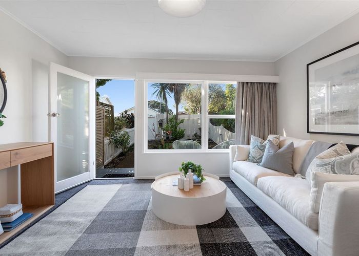  at 2/67 Vauxhall Road, Devonport, Auckland