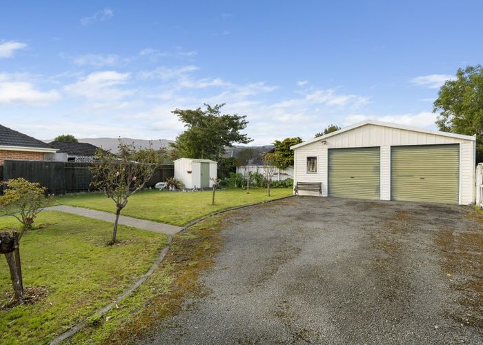  at 14 Hudson Avenue, Ebdentown, Upper Hutt