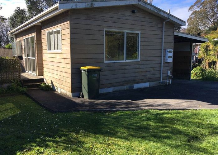  at 2  Ondine Place, Glenfield, North Shore City, Auckland