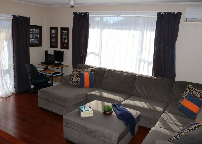  at 24 Palmer Crescent, Silverstream, Upper Hutt, Wellington