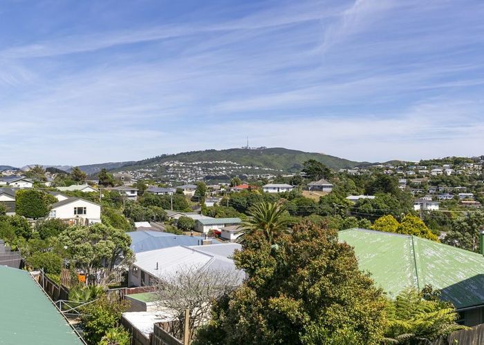  at 23 Griffiths Grove, Newlands, Wellington