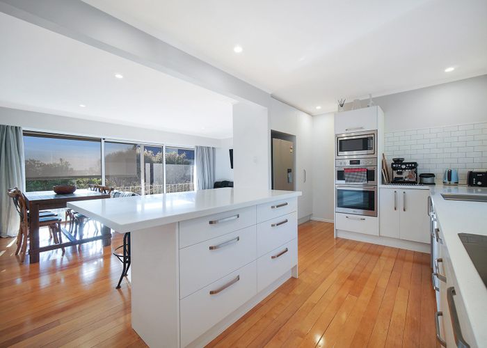  at 2/18 Sydney Street, Hauraki, North Shore City, Auckland