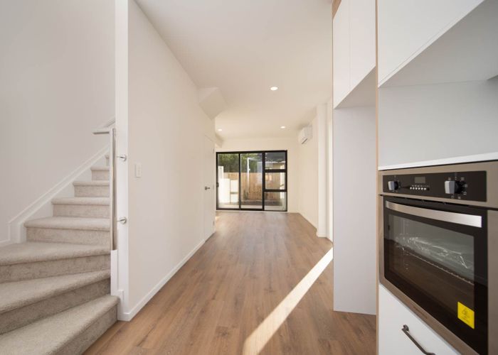  at 5/4 Bittern Place, Henderson, Waitakere City, Auckland