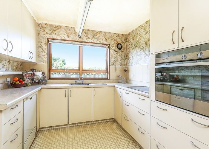  at 6 Somerset Place, Taradale, Napier