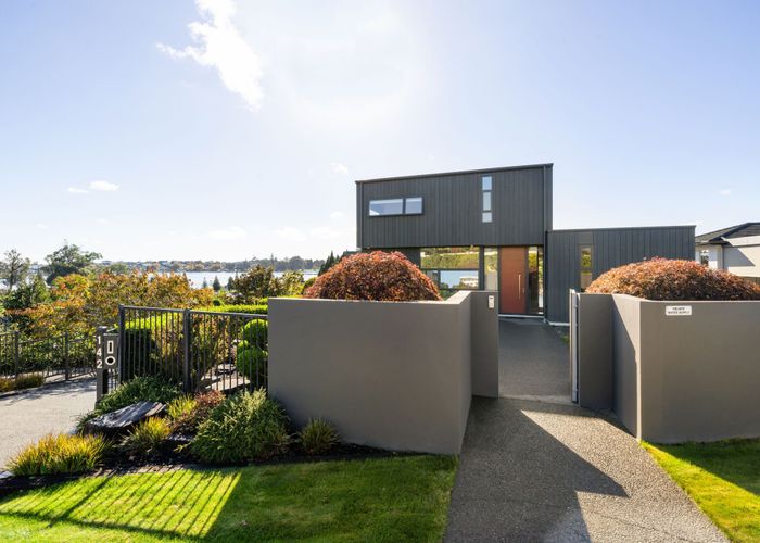  at 142 Lake Crescent, Hamilton Lake, Hamilton, Waikato