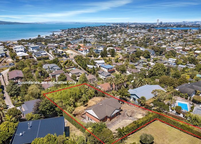  at 28 Parr Terrace, Castor Bay, Auckland