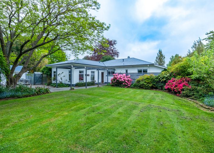  at 74 School Road, Pleasant Valley
