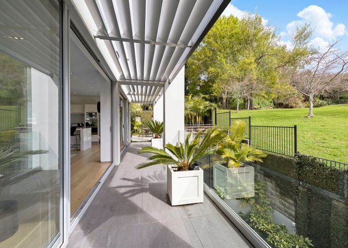  at 8B Crown Lane, Remuera, Auckland