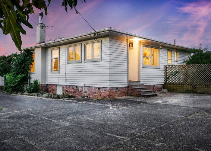  at 158 View Road, Sunnyvale, Auckland
