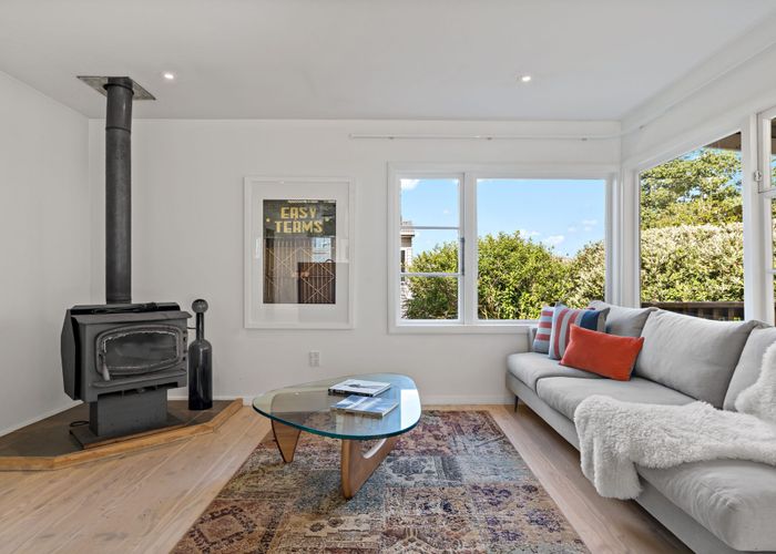  at 11 Newell Street, Point Chevalier, Auckland