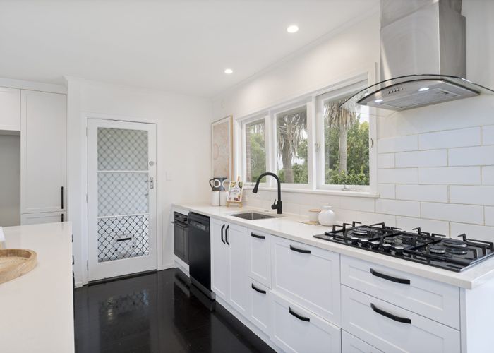  at 8 Pegler Drive, Howick, Manukau City, Auckland