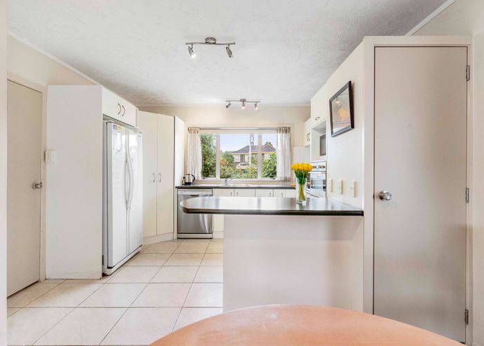  at 1/45 Shakespeare Road, Milford, Auckland
