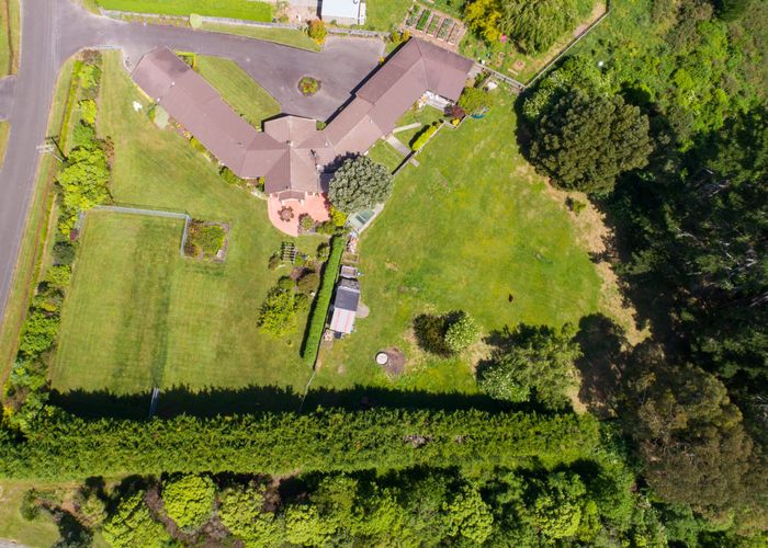  at 25 Waicola Drive, Fitzherbert, Palmerston North