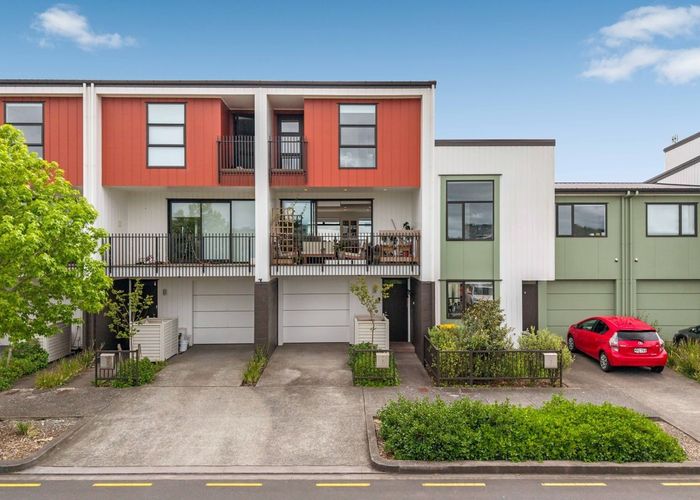  at 7 Bonnette Road, Flat Bush, Auckland