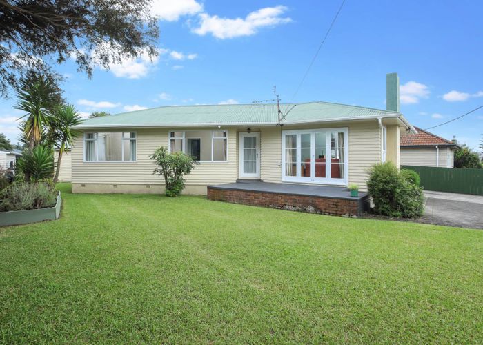  at 33 Barrys Road, Glendene, Auckland