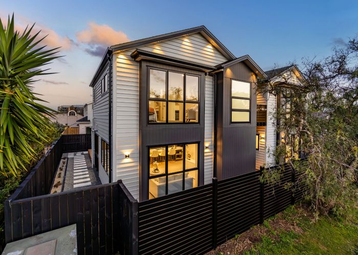 at 1/25 Hedge Row, Sunnyhills, Manukau City, Auckland