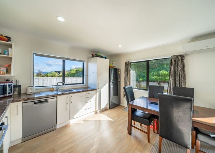  at 94 Sunstone Crescent, Timberlea, Upper Hutt, Wellington